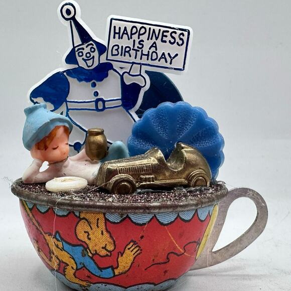 Happiness is a Birthday Kitschy Mini Assemblage - Decorative Sculpture - Picture 3 of 5